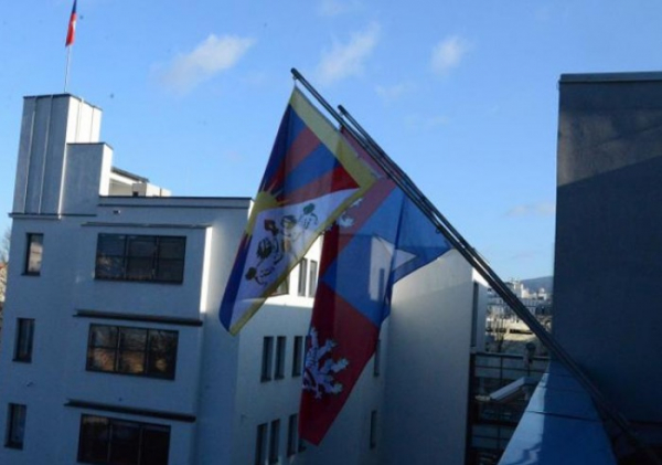 Liberecký kraj vyvěsil tibetskou vlajku