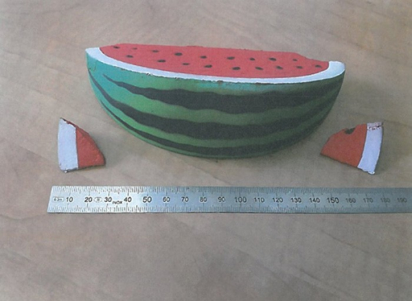 Obchodní inspekce zakázala na trhu plastový meloun, je příliš zaměnitelný s potravinou
