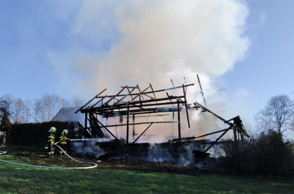 Požár stodoly v Dolní Sytové na Semilsku