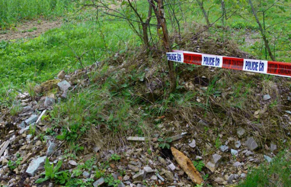 Kriminalisté obvinili muže z vraždy dvou žen v Českém ráji