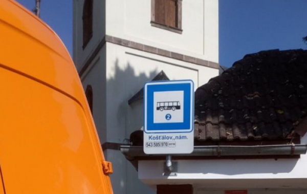 Další autobusové zastávky v Libereckém kraji mají nové označníky