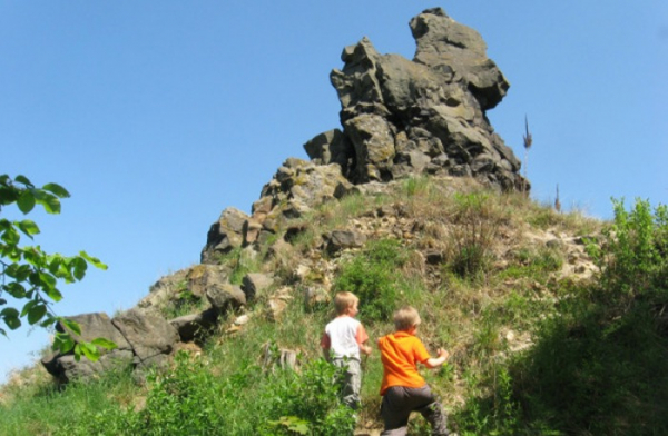 Geopark UNESCO Český ráj se rozrostl o skalní sruby i břidlicové lomy