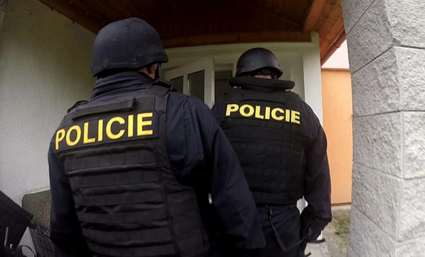 Speciální policejní tým zasahoval v bytě v Jablonci nad Nisou