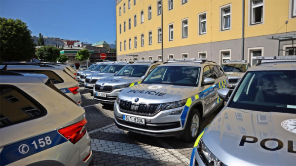 Na policejních služebnách v Libereckém kraji přibylo 24 nových vozidel Škoda Kodiaq