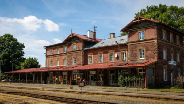 Liberecký kraj hodlá na trati z Martinic do Rokytnice zachovat vlakovou dopravu