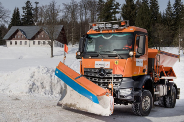 Uplynulá zima byla na údržbu silnic náročná, Liberecký kraj se připravuje na tu nadcházející