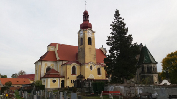 Liberecký kraj věnuje statisíce na opravu střechy kostela v Raspenavě