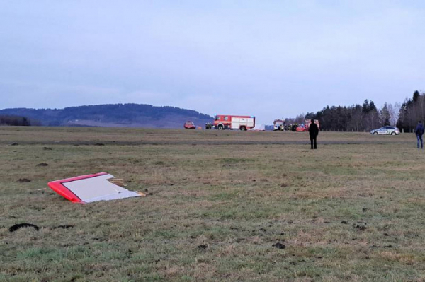 Na hodkovickém letišti havarovalo ultralehké letadlo, pilot na místě zemřel